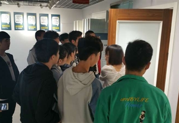 迈出校门，引导学生职业期待-----亚洲城老虎机手机版
学生认知实习纪实